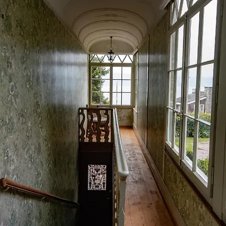 Oda ve Kahvaltı Pochon Gunten