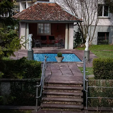 Oda ve Kahvaltı Pochon Gunten